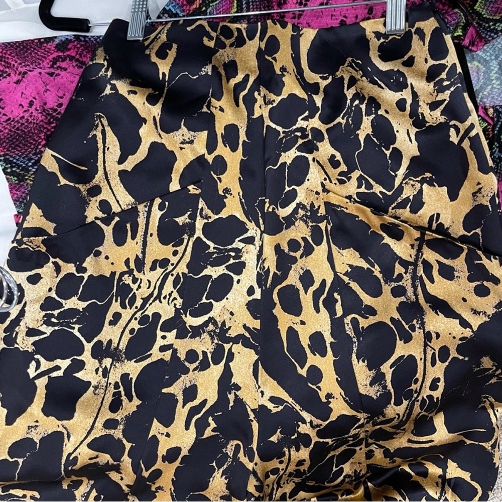 Thomas Wylde Wide Legs Pants - Gold & Black Marble - Picture 6 of 6